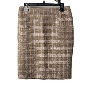 SALVATORE FERRAGAMO wool blend skirt, size 40 (30”waist x 21” length app…
